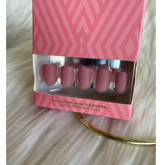 Red Aspen Nail Dashes- Rosie's Robe (short, square pink nails) - Picture 2 of 3